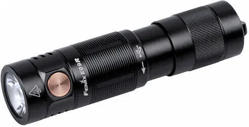 Turvallinen Maksu Fenix E09R LED Taskulamppu