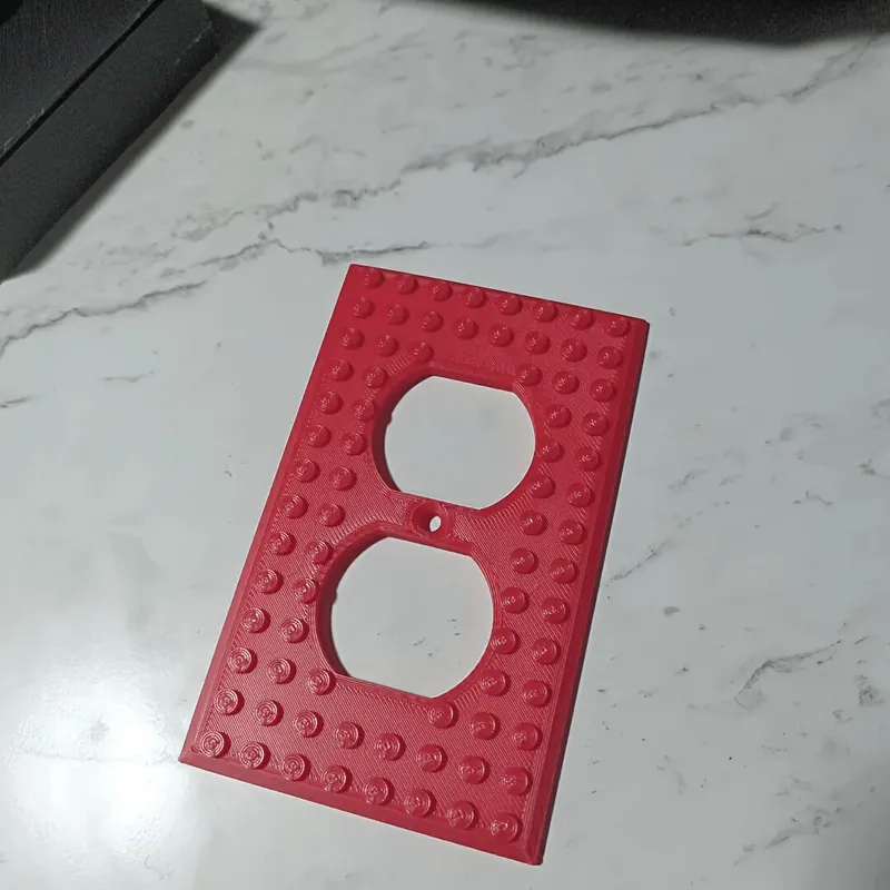 3D-tulostin pistokekansi, Raudona Aito